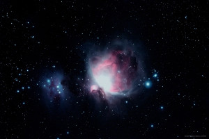 被写体　：M 42, 43  オリオン座 撮影月日：2011年12月24（金）22時50分 より 撮影場所：山梨県山中湖村三国峠付近　標高 1,100 m 東経138.91  北緯35.41